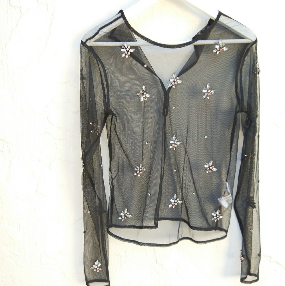 A bershka lace top with diamond